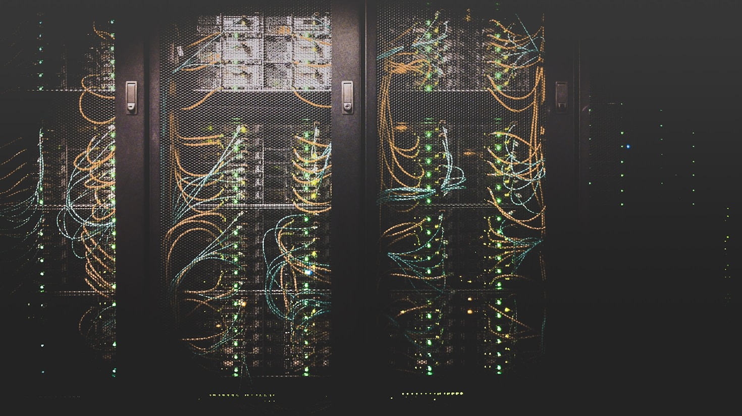 The Ultimate Guide to Data Center Provider Selection
